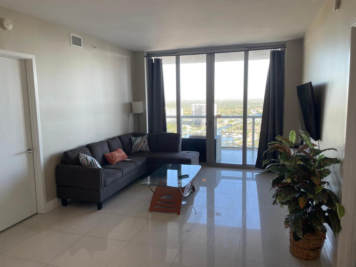Stunning Penthouse Suite Waterfront 2Bd 2Ba Hallandale Beach Extérieur photo