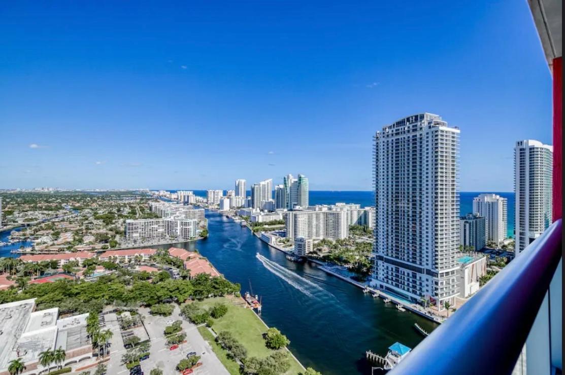 Stunning Penthouse Suite Waterfront 2Bd 2Ba Hallandale Beach Extérieur photo