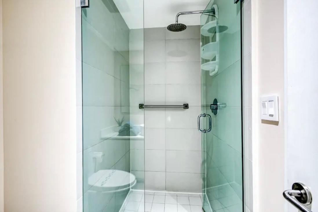 Stunning Penthouse Suite Waterfront 2Bd 2Ba Hallandale Beach Extérieur photo